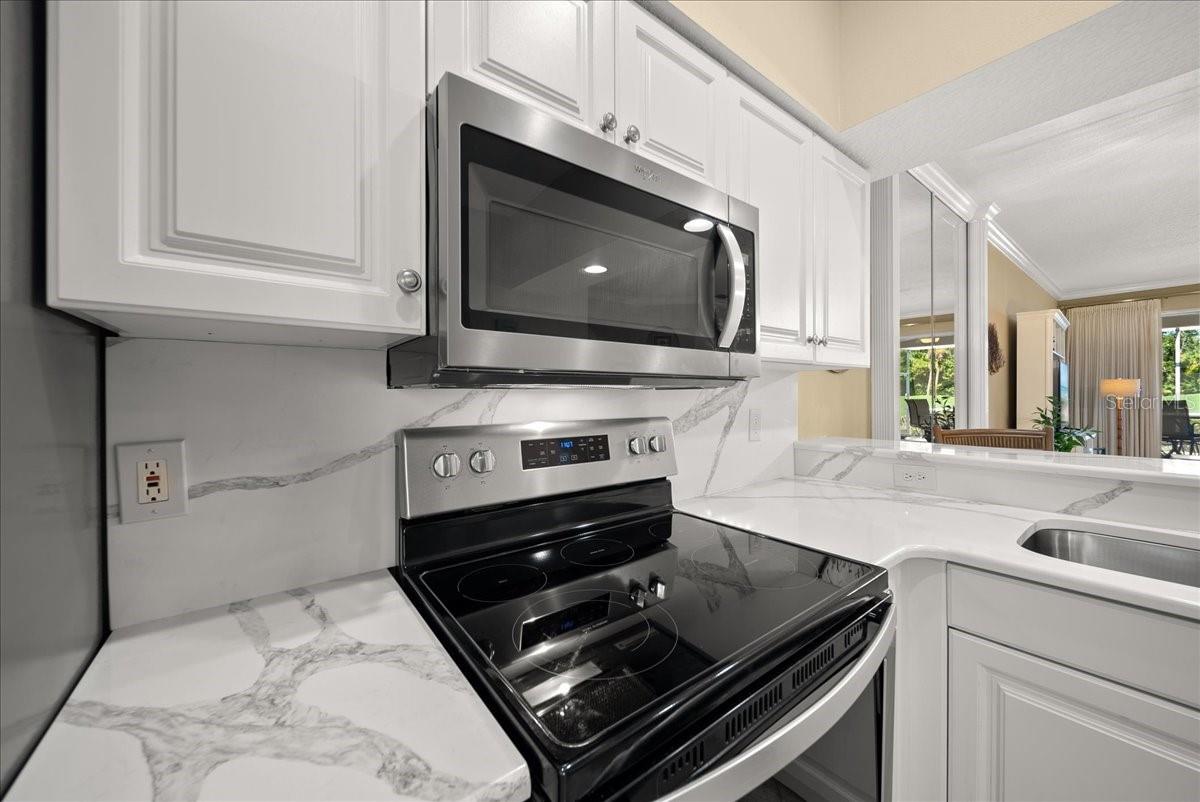 HERITAGE OAKS GOLF & COUNTRY CLUB - Residential