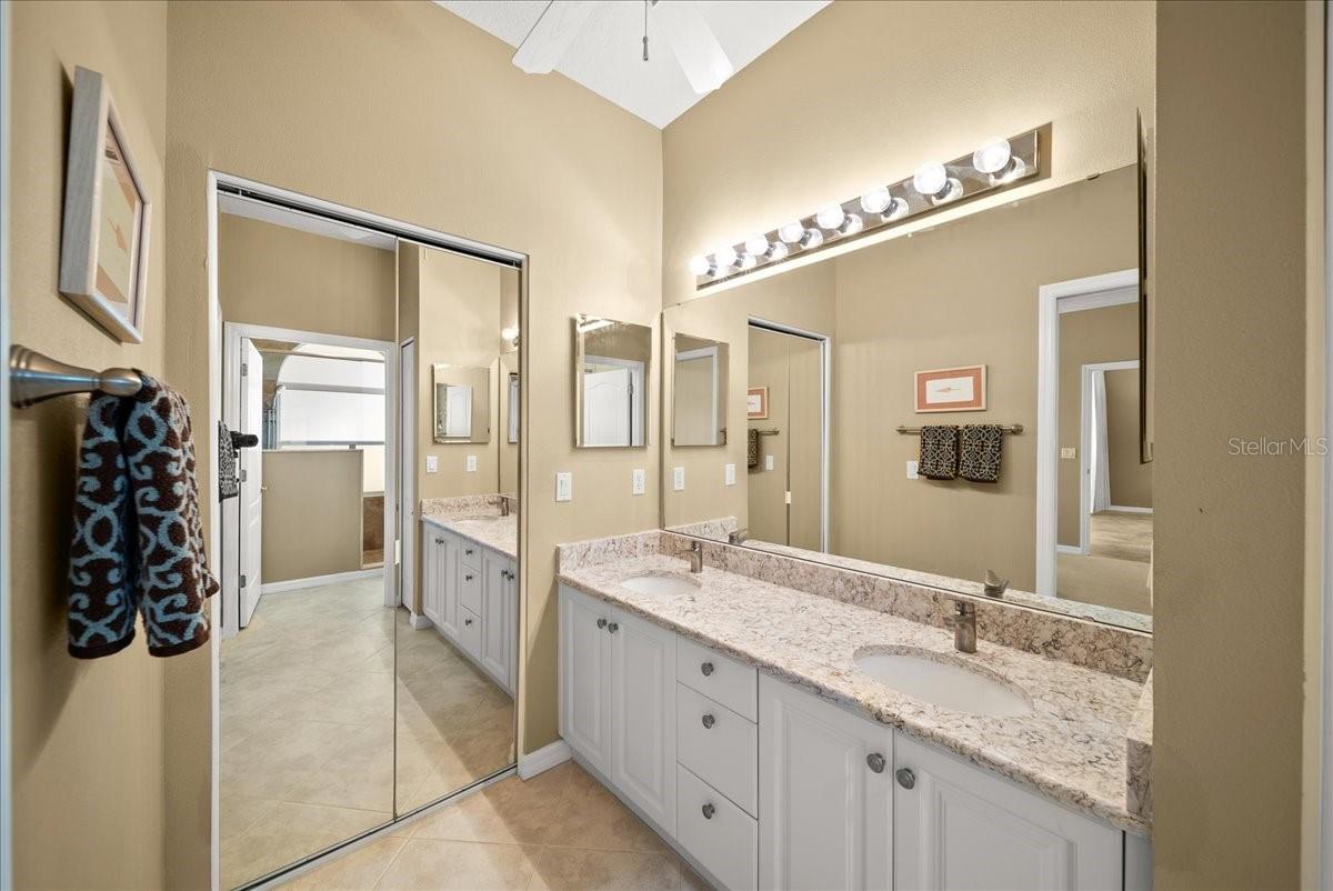 HERITAGE OAKS GOLF & COUNTRY CLUB - Residential