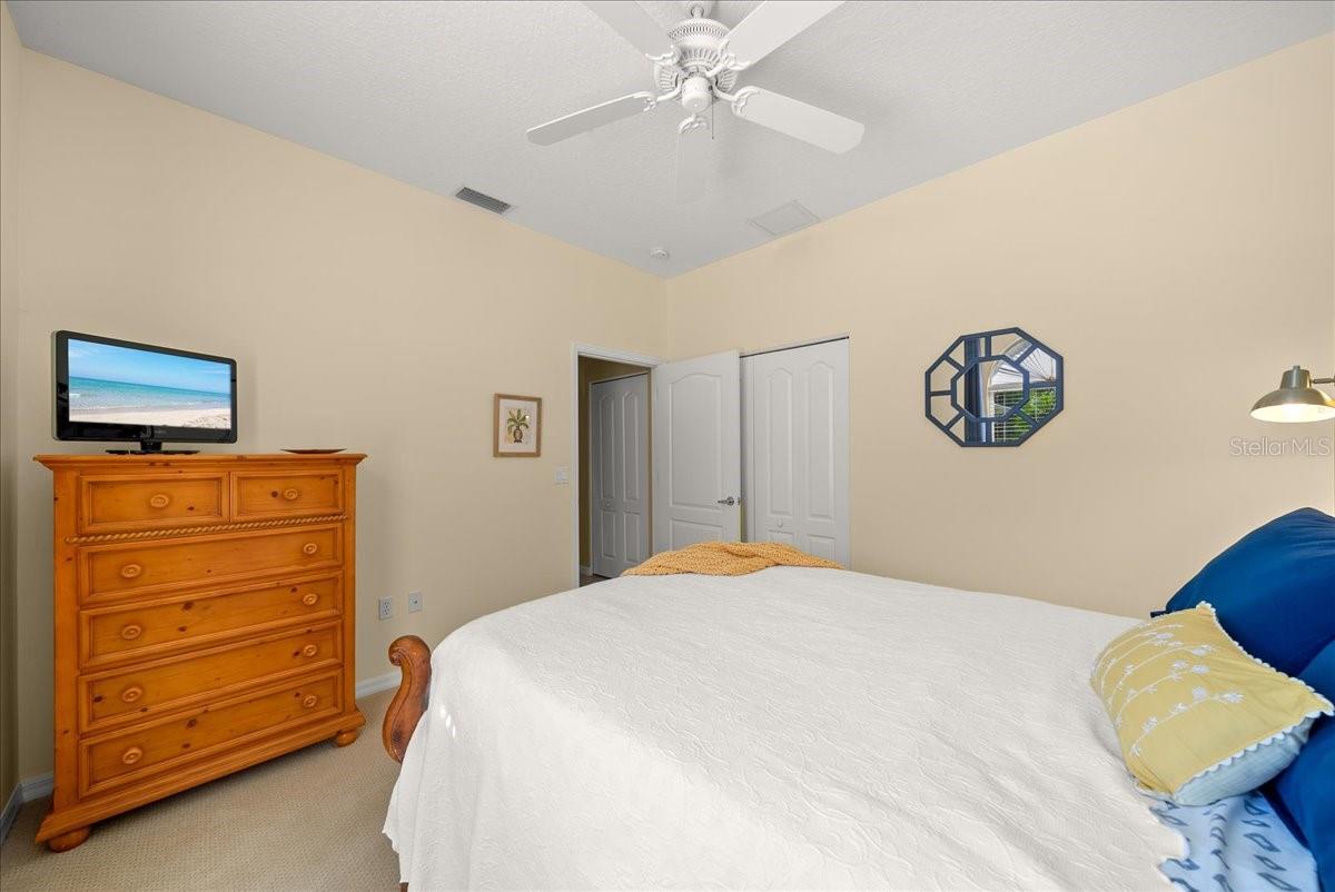 HERITAGE OAKS GOLF & COUNTRY CLUB - Residential