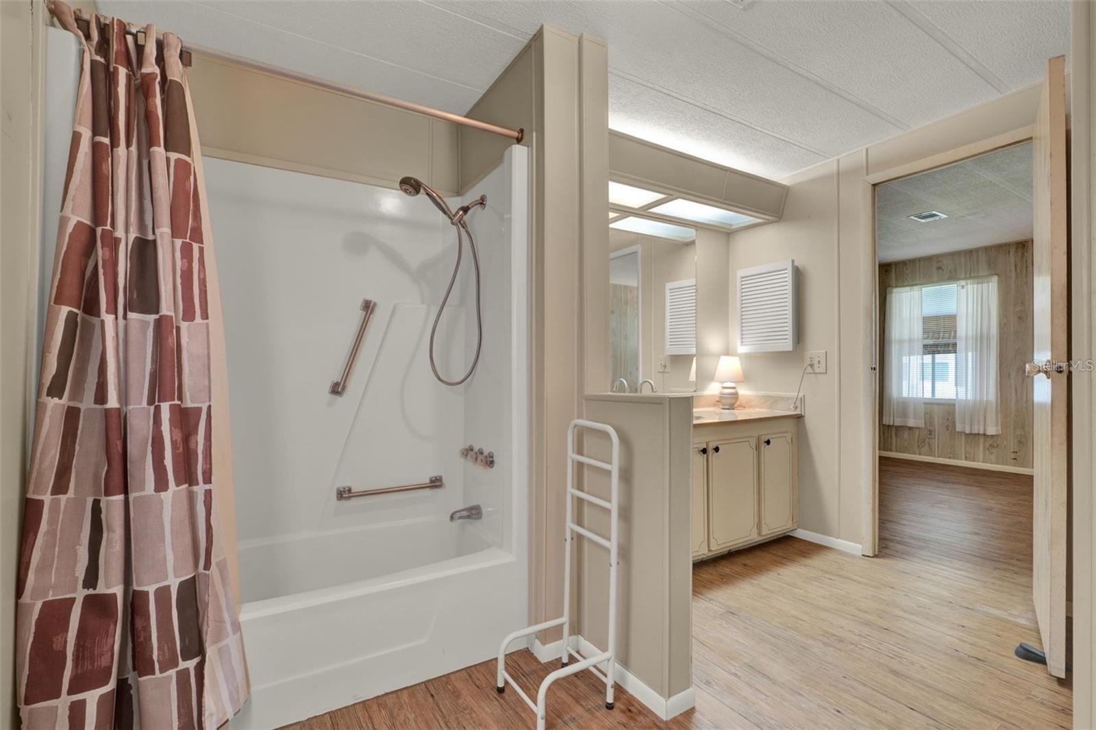 KOVE ESTATES COOP - Residential