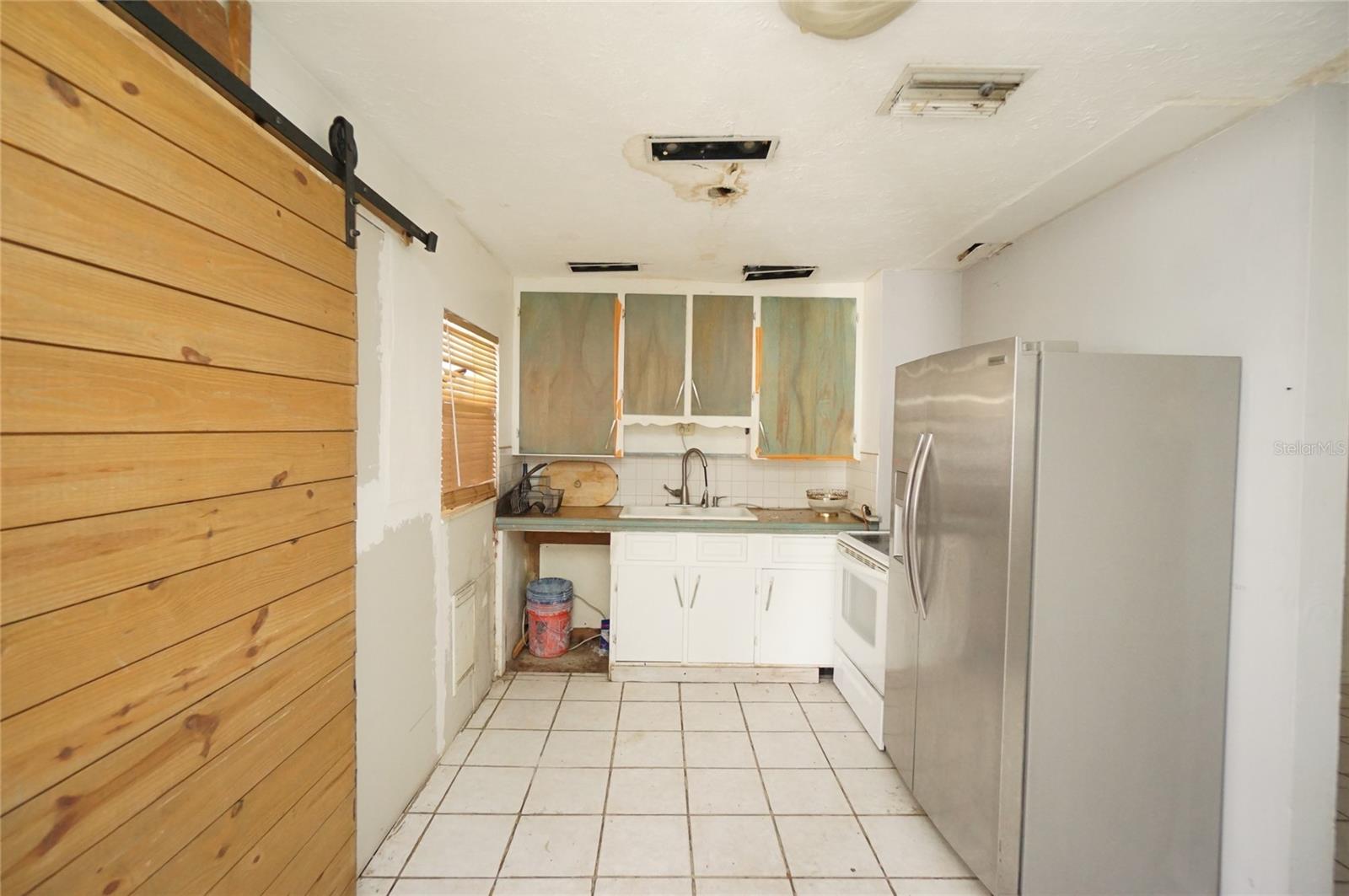 4911 N HABANA AVENUE