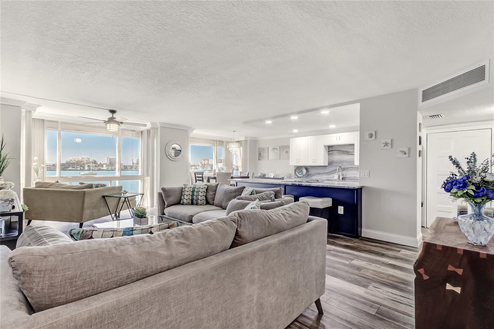 ISLAND POINT 1 CONDO - Residential