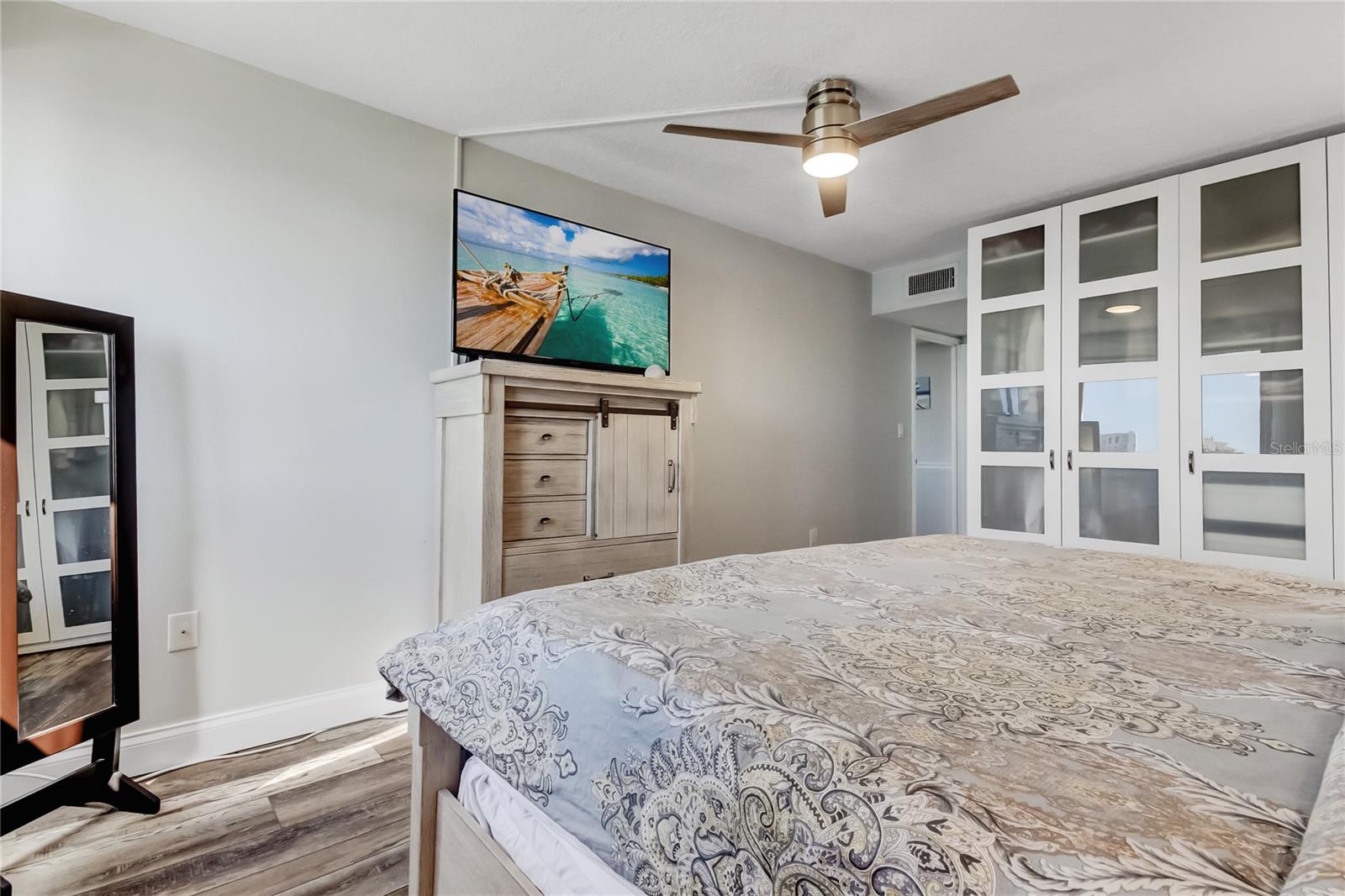 ISLAND POINT 1 CONDO - Residential