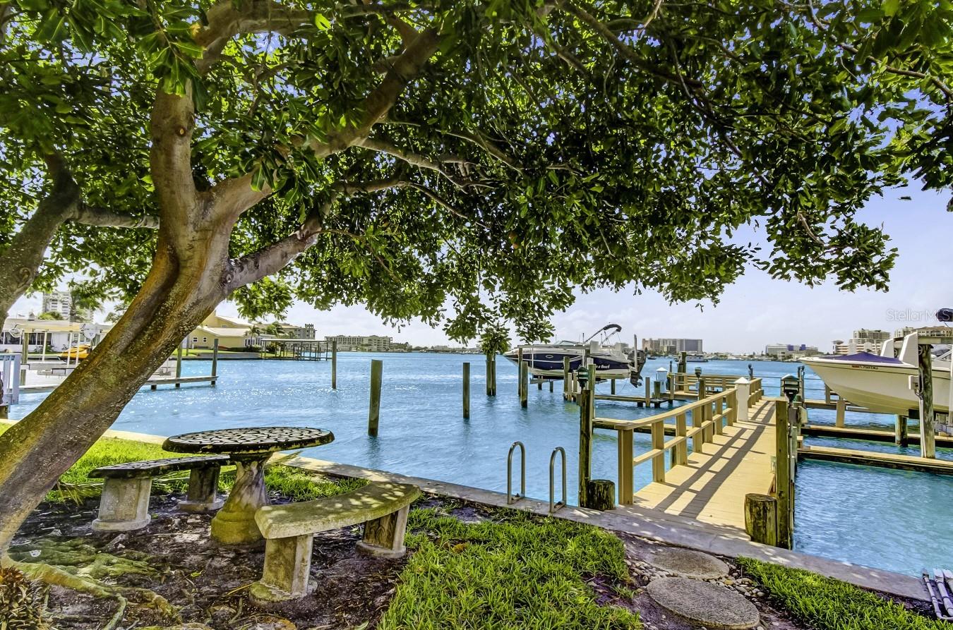 ISLAND POINT 1 CONDO - Residential