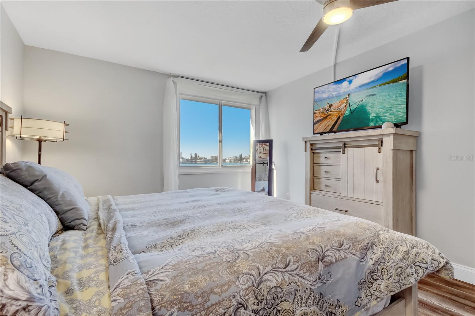 ISLAND POINT 1 CONDO - Residential