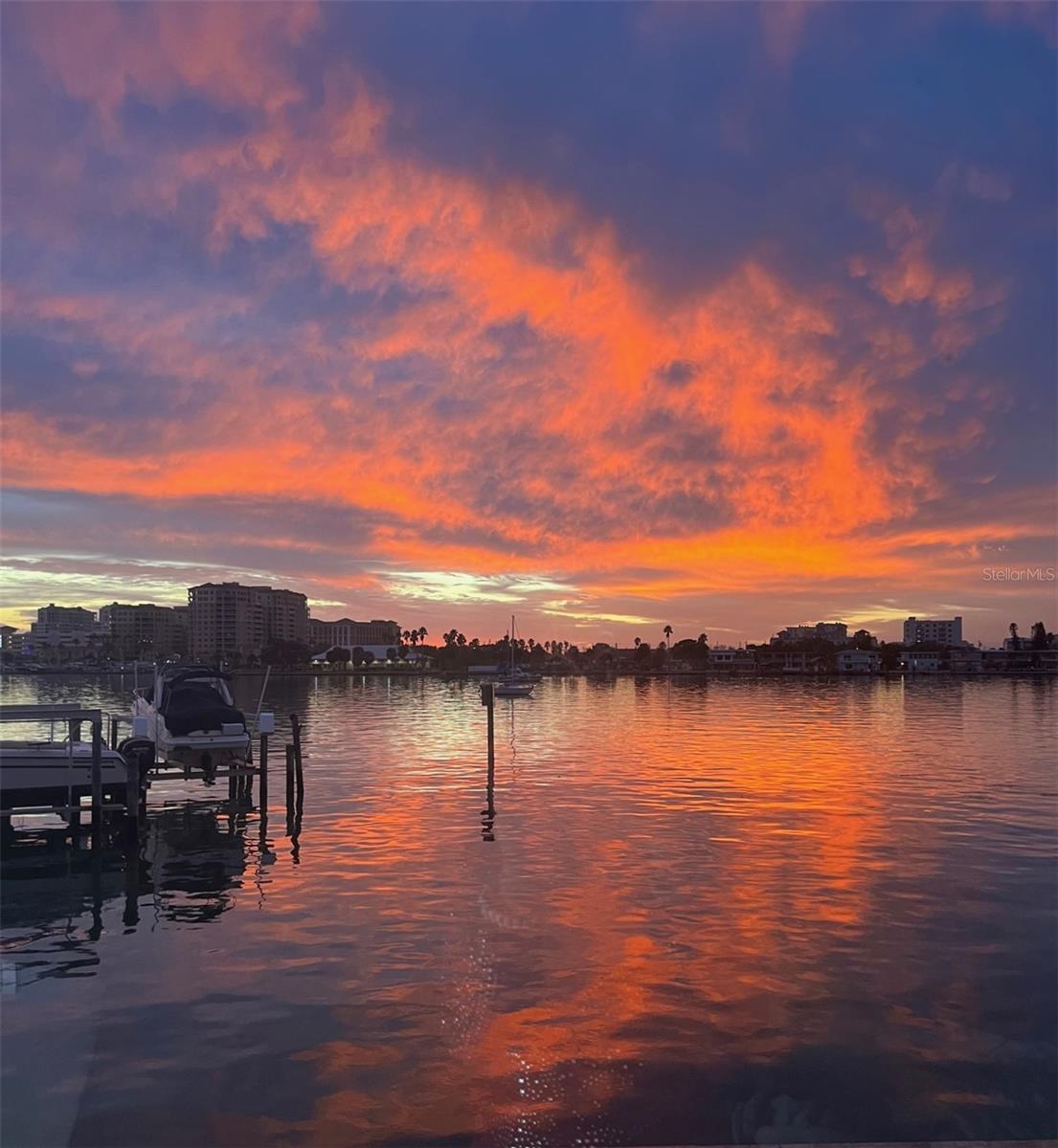 ISLAND POINT 1 CONDO - Residential