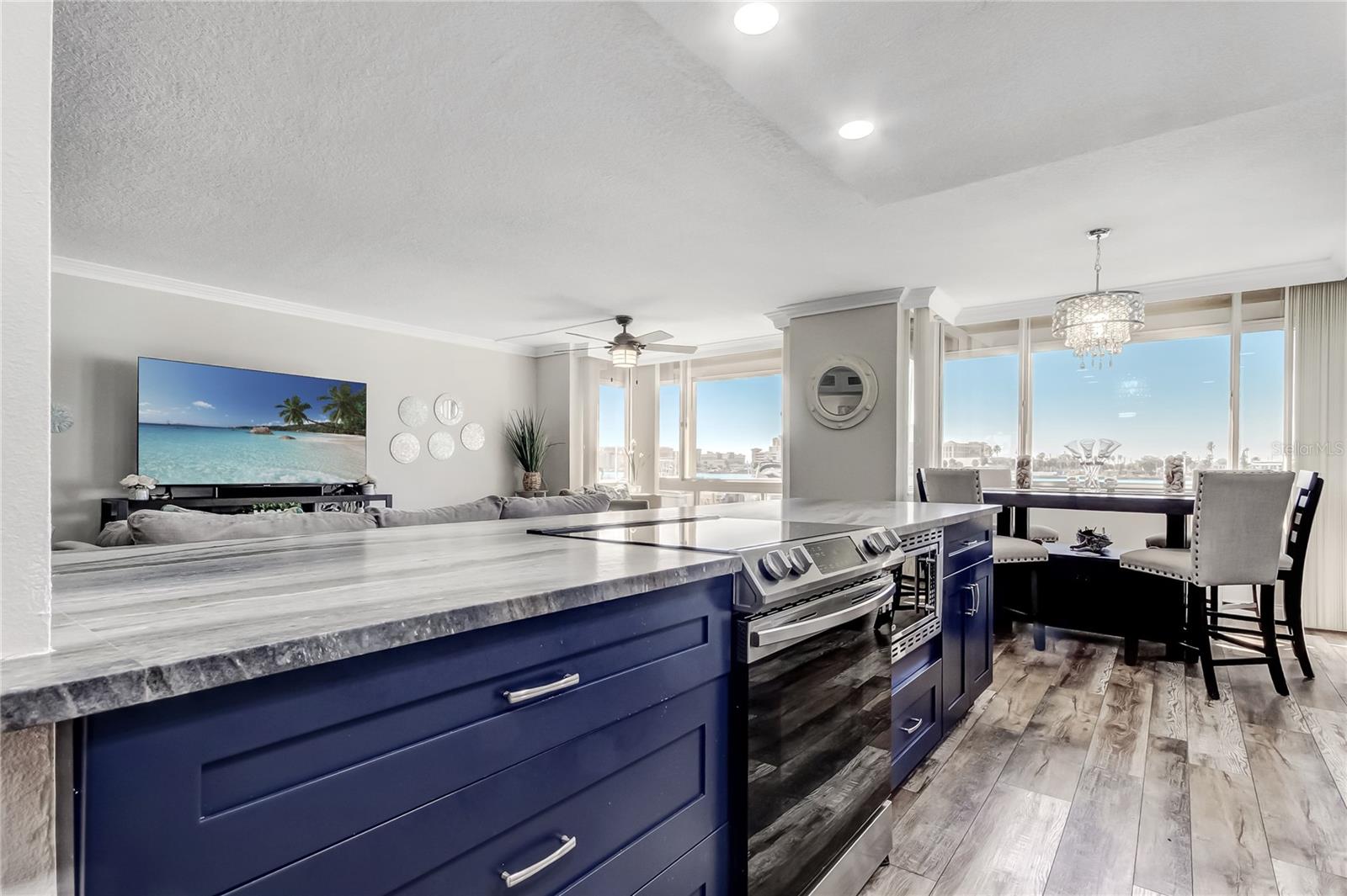 ISLAND POINT 1 CONDO - Residential