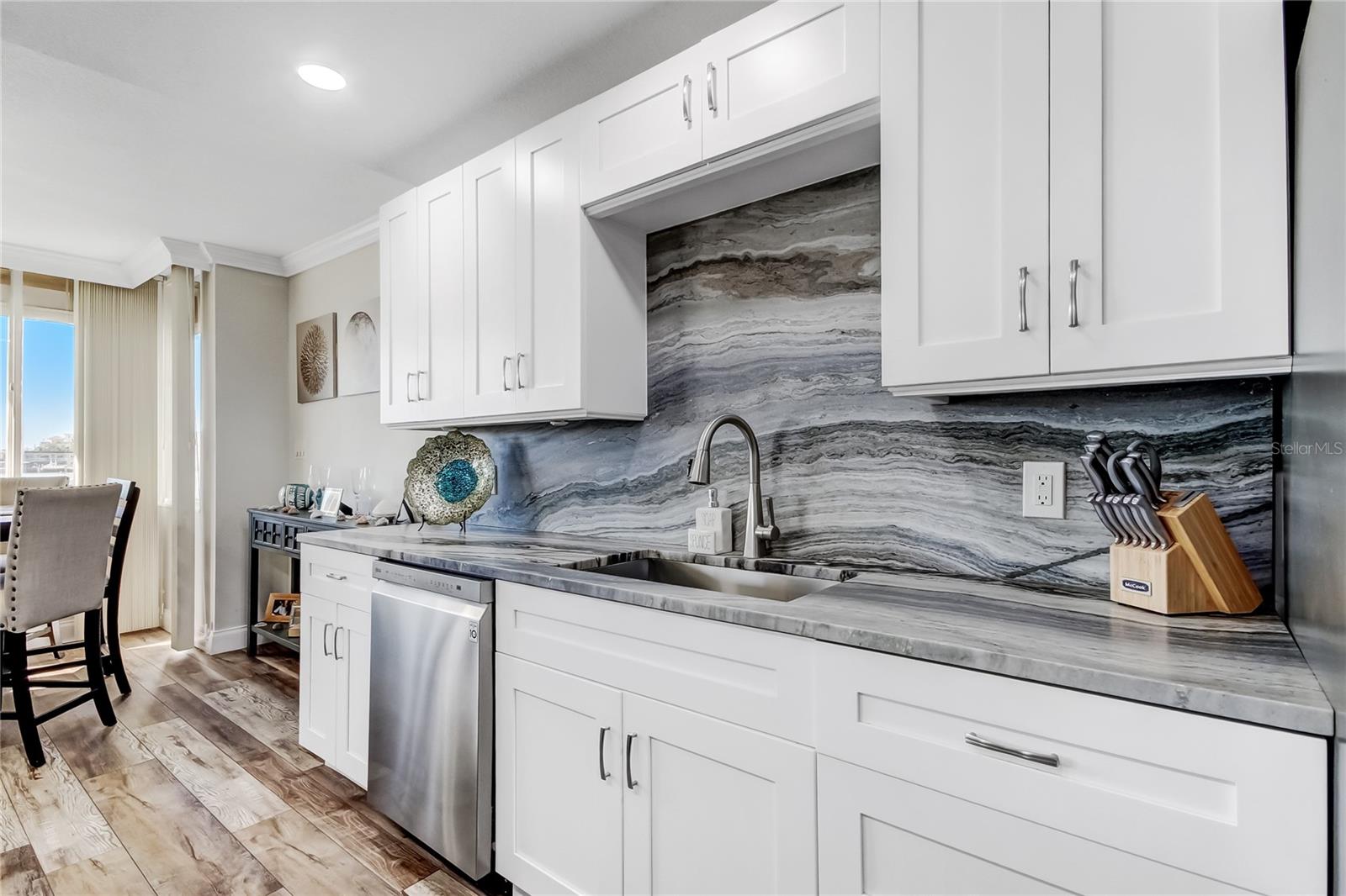 ISLAND POINT 1 CONDO - Residential