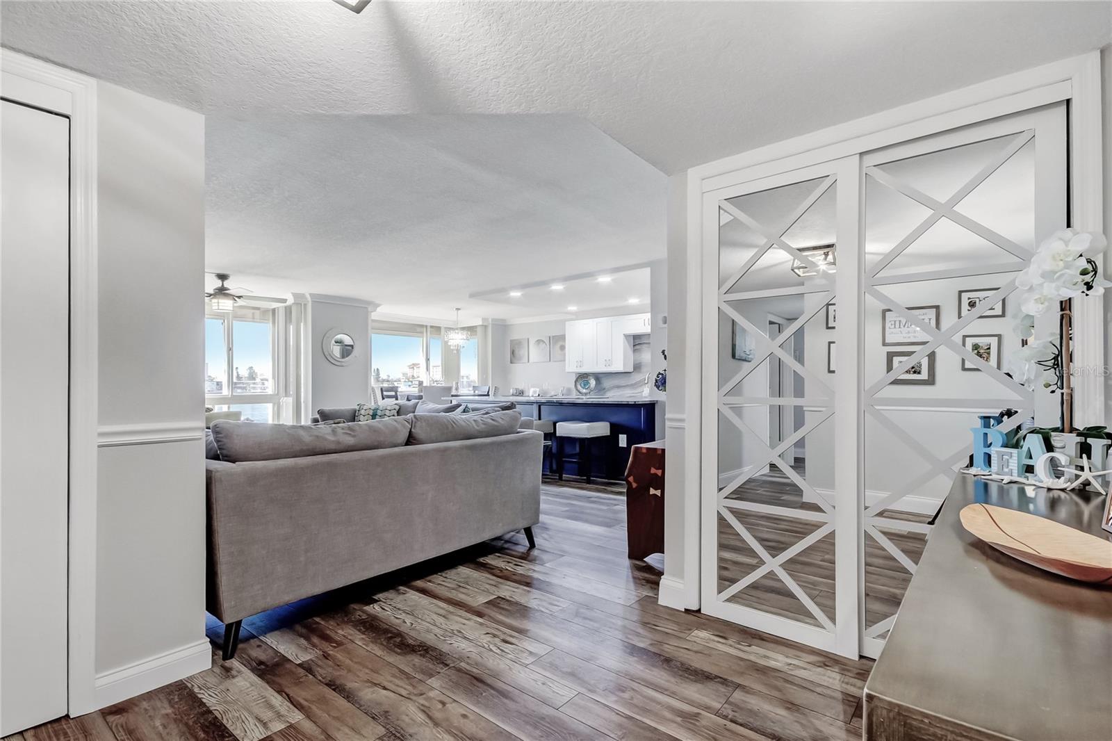 ISLAND POINT 1 CONDO - Residential