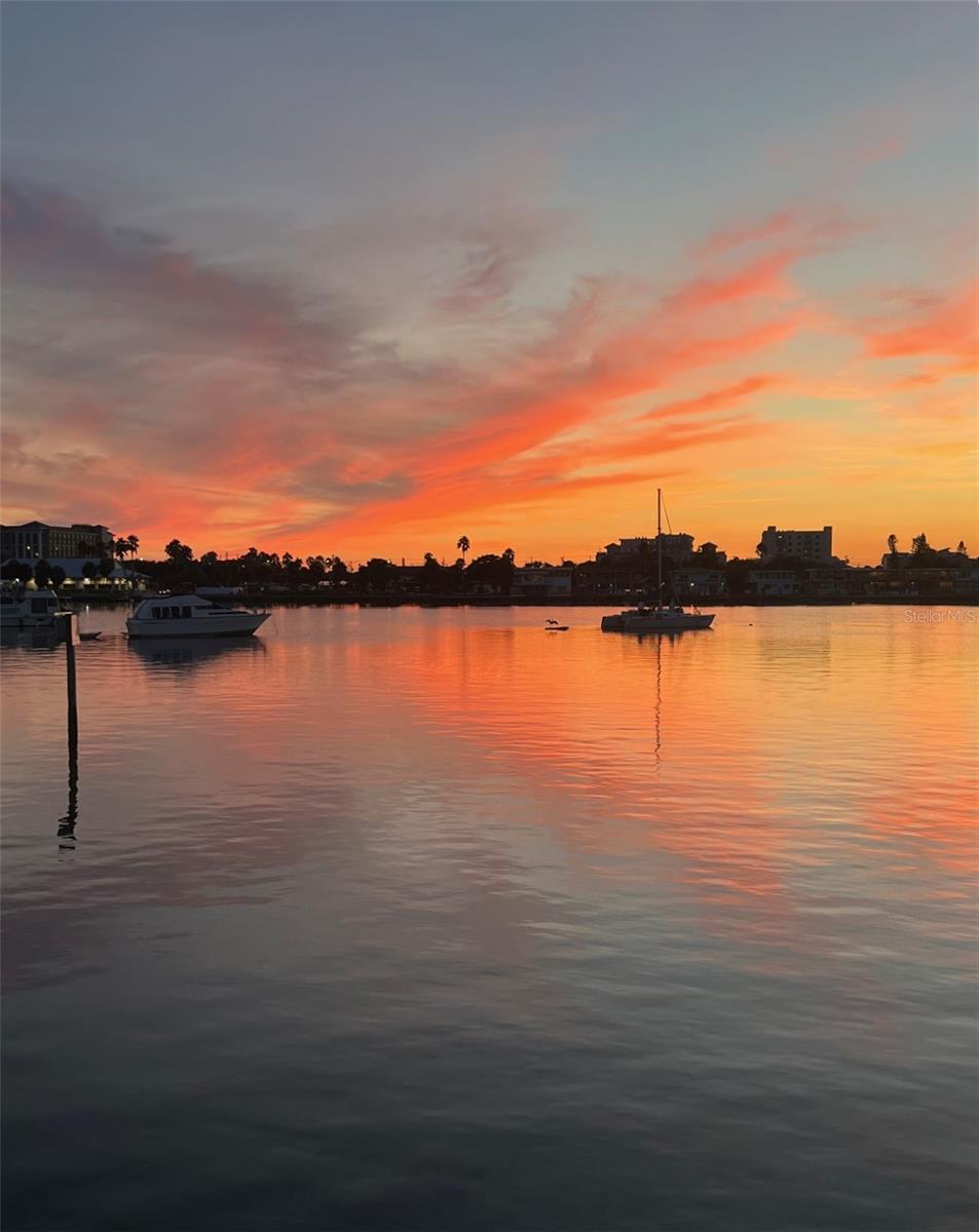 ISLAND POINT 1 CONDO - Residential