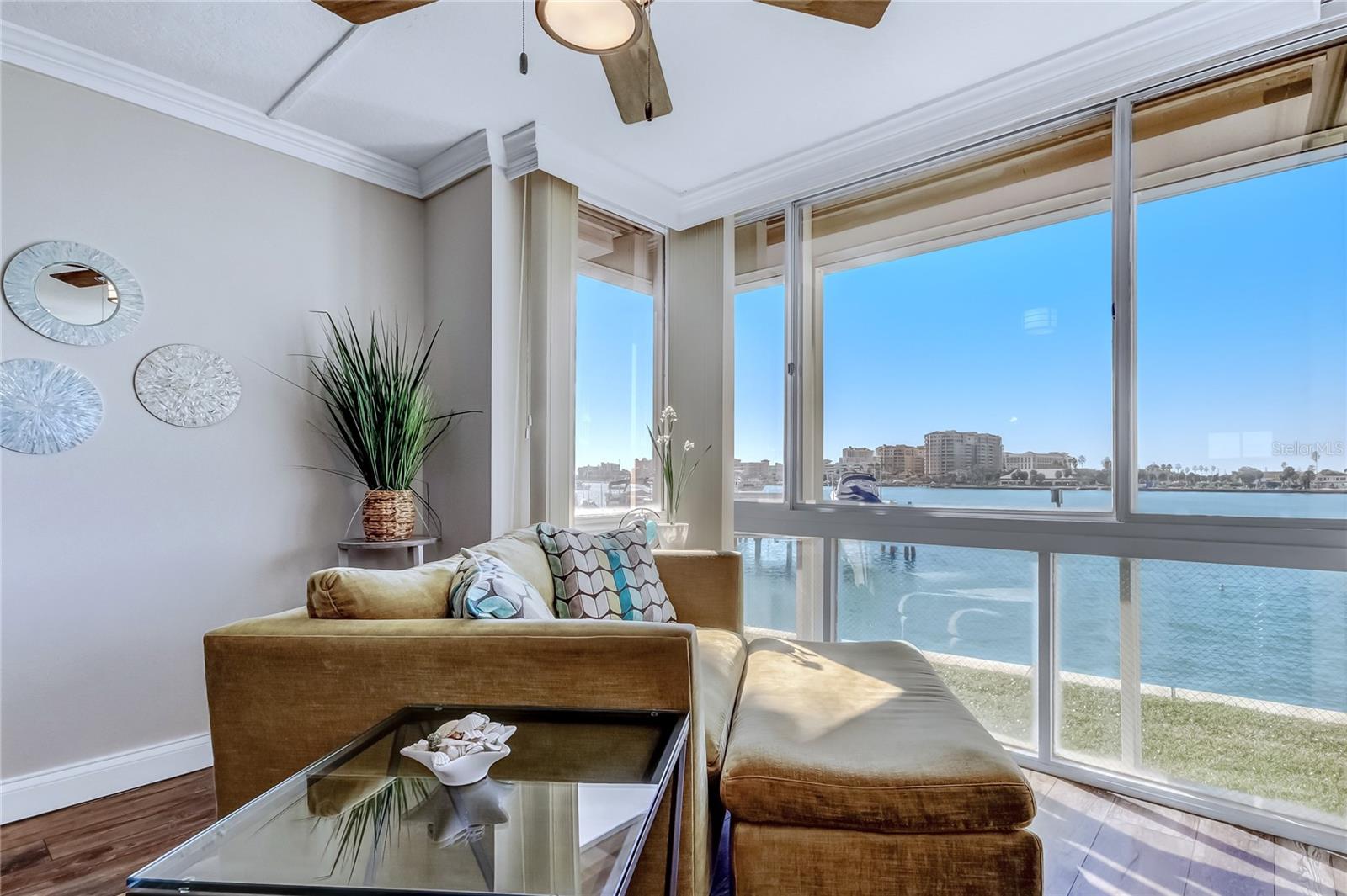 ISLAND POINT 1 CONDO - Residential