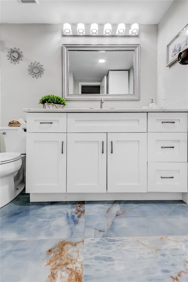 ISLAND POINT 1 CONDO - Residential