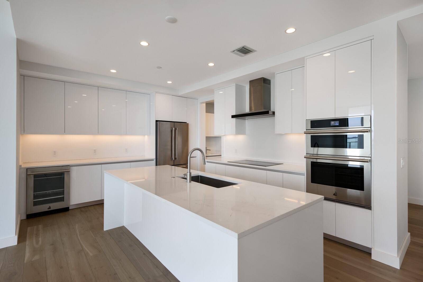 BAYSO SARASOTA - Residential