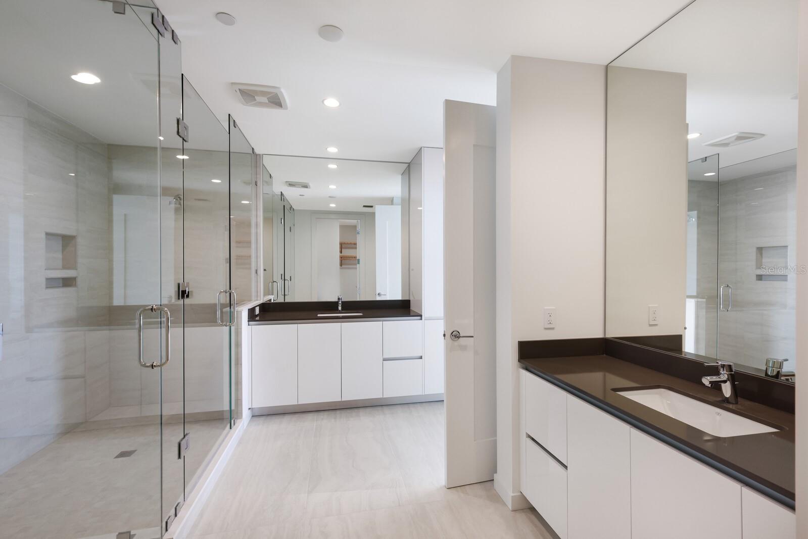 BAYSO SARASOTA - Residential