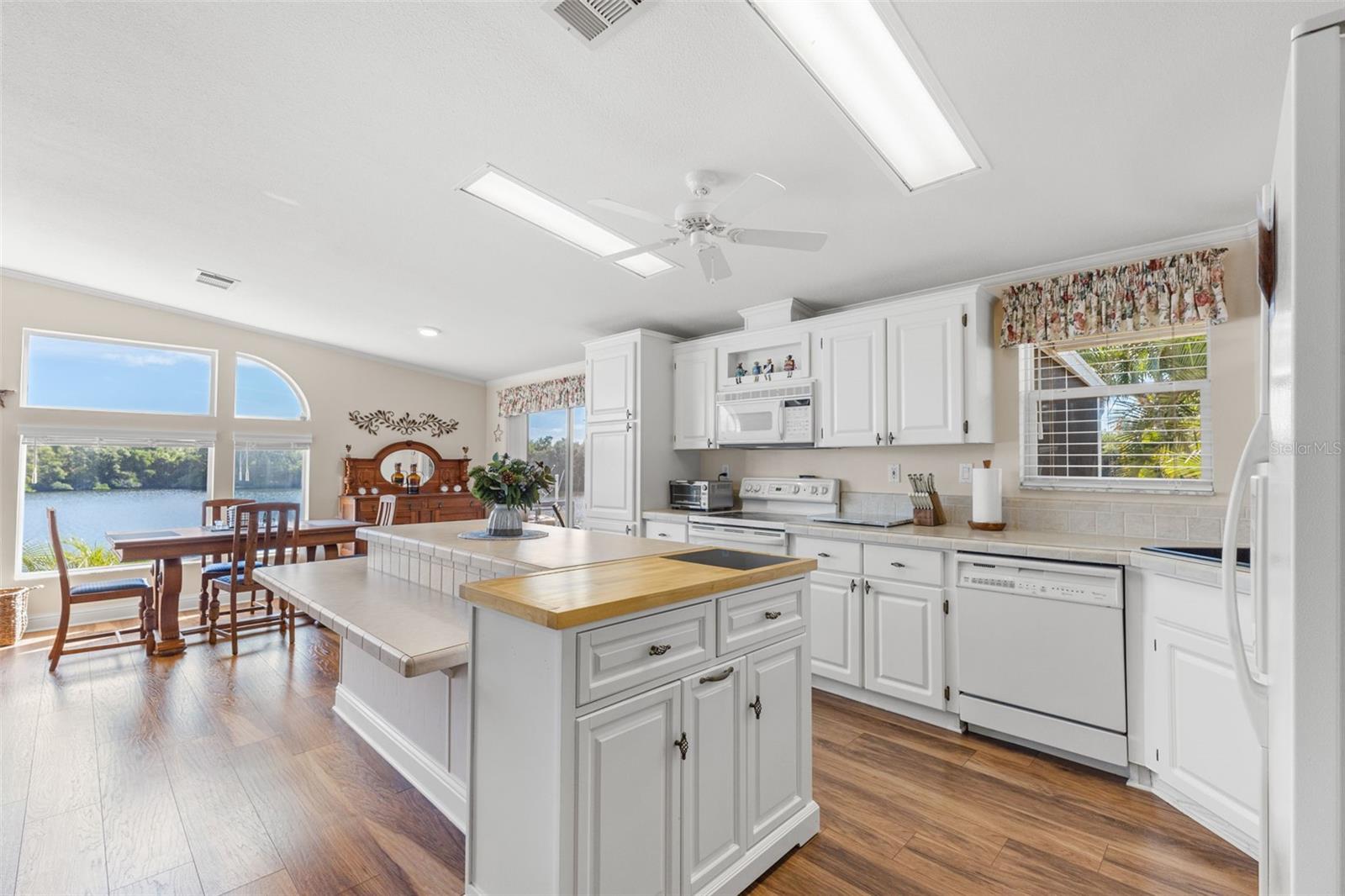 MOBEL AMERICANA MOBILE HOME PARK UNREC - Residential