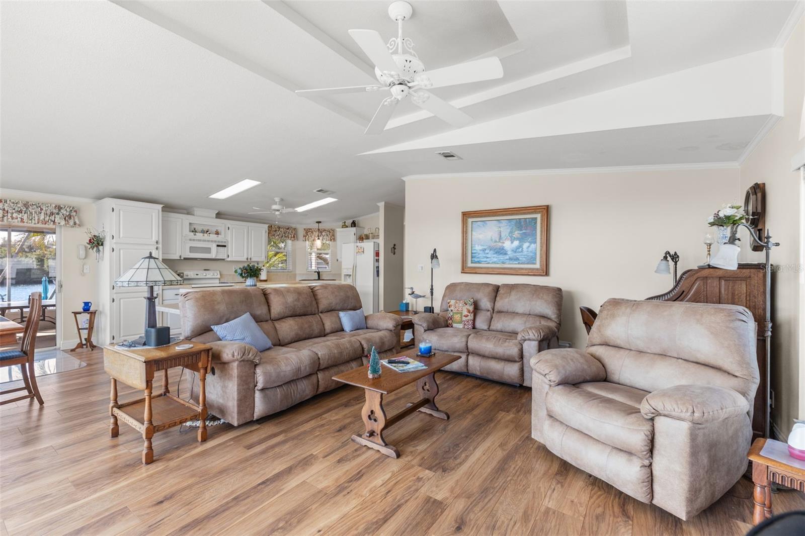 MOBEL AMERICANA MOBILE HOME PARK UNREC - Residential