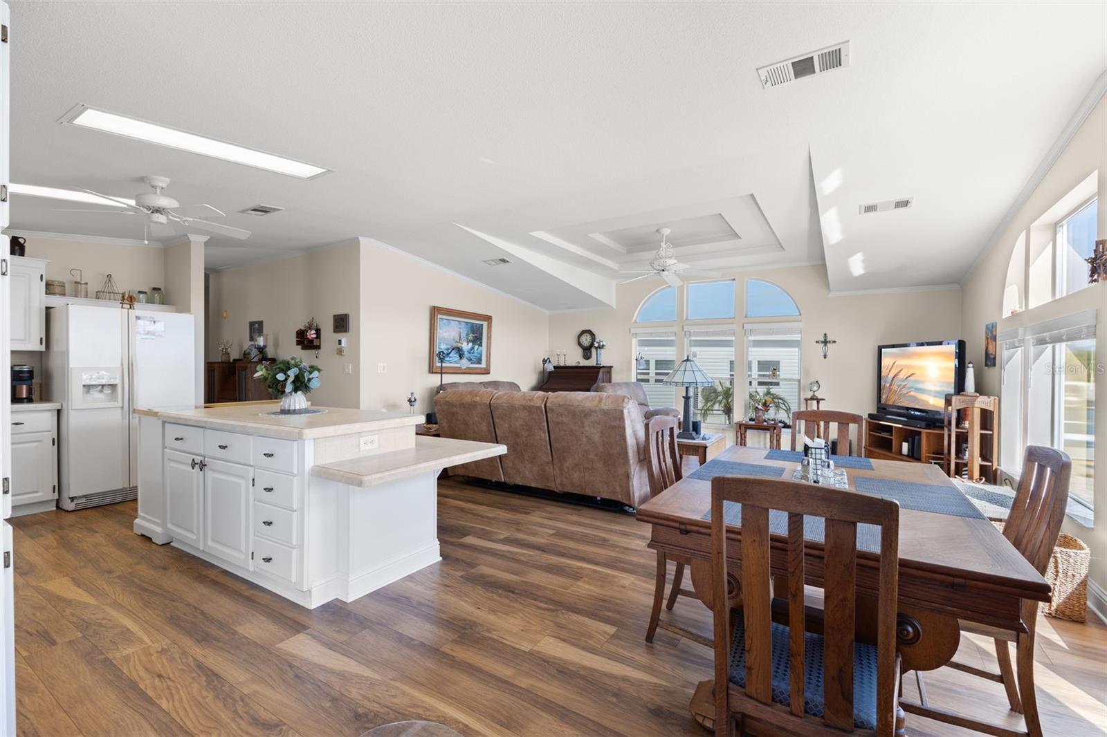 MOBEL AMERICANA MOBILE HOME PARK UNREC - Residential