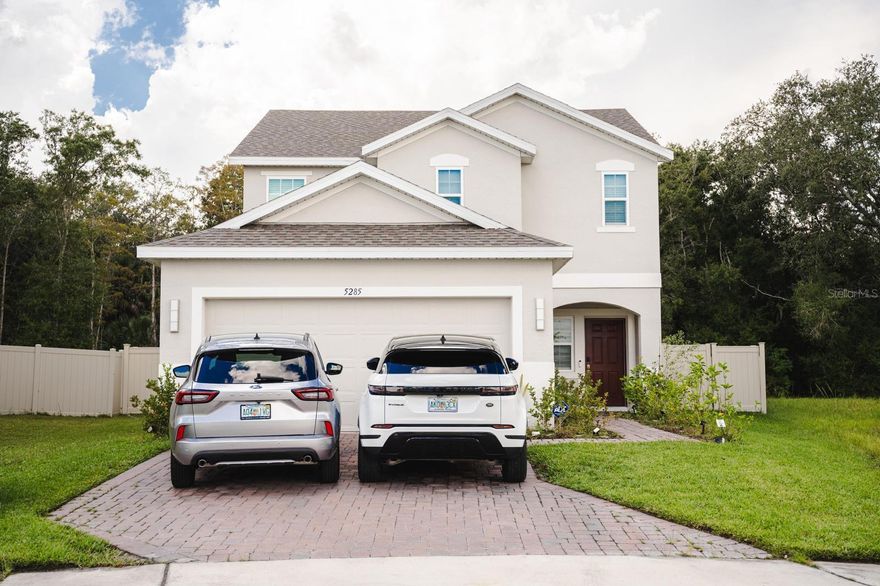 For Rent – $2,900 | 2023 Built 4-Bedroom Home in Cypress Hammock
Be the first to live in this stunning two-story home, wholly new and never occupied! Featuring four bedrooms and two bathrooms, built in 2023, this property is located in the highly sought-after Cypress Hammock community.
Step inside and enjoy the bright open-concept design, where the modern kitchen with granite countertops, stainless steel appliances, and a large center island flows seamlessly into the spacious living and dining areas — perfect for entertaining guests or everyday living.
Upstairs, a versatile loft offers additional space ideal for a home office. The owner’s suite features a luxurious bathroom with dual vanities, a walk-in shower, and a spacious walk-in closet. Three additional bedrooms provide comfort and flexibility for family or guests.
Living in Cypress Hammock offers access to resort-style amenities, including a beautiful pool, splash pad, playground, sports field, picnic areas with BBQ grills, and scenic walking trails.
Highlights:
-Newly built in 2023 – brand new and never lived in
- 4 spacious bedrooms
- Modern kitchen with granite countertops and stainless-steel appliances
- Owner’s suite with walk-in closet and private bathroom
- A spectacular private backyard perfect for enjoying with family and friends
- Resort-style community amenities
Prime Location:
Just minutes from world-famous theme parks, shopping centers like The Loop, top restaurants, and entertainment options, with easy access to US 17-92, US 192, and the Poinciana SunRail Station.
This beautiful home has it all — style, space, convenience, and quality of life.
Don’t miss out — schedule your showing today!