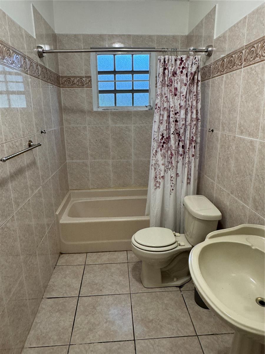 BO. GUZMAN ABAJO - Residential