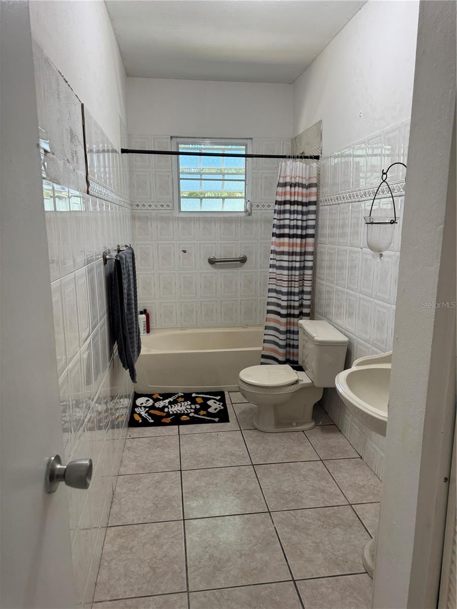 BO. GUZMAN ABAJO - Residential