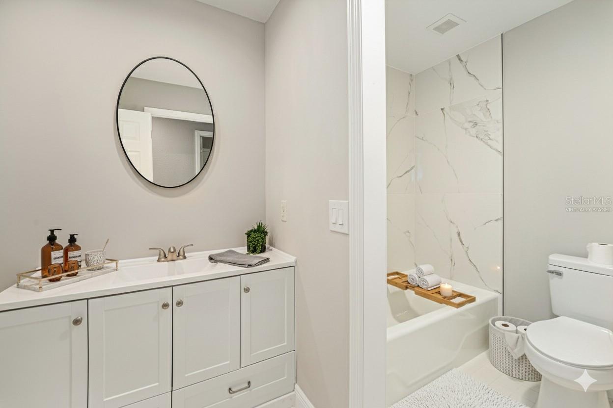 BOCA CIEGA POINT EAST - Residential