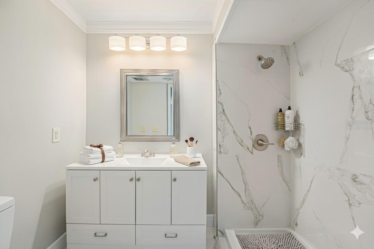 BOCA CIEGA POINT EAST - Residential