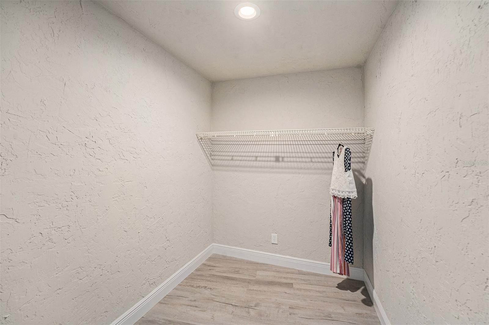 BOCA CIEGA POINT EAST - Residential