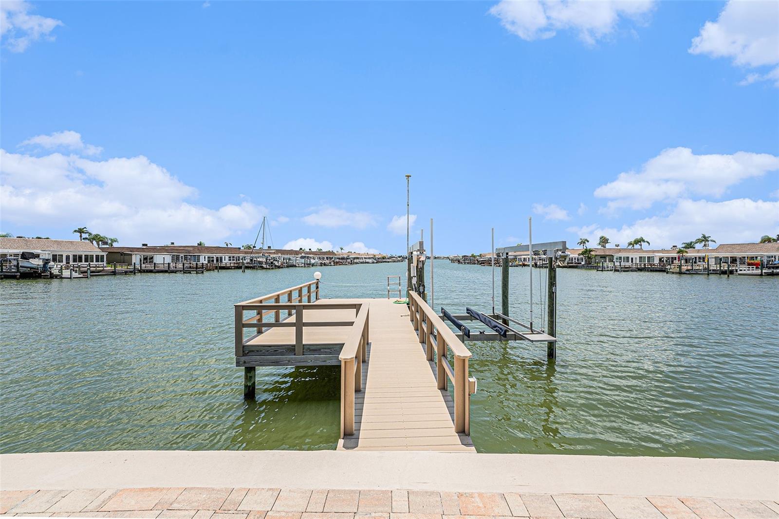 BOCA CIEGA POINT EAST - Residential