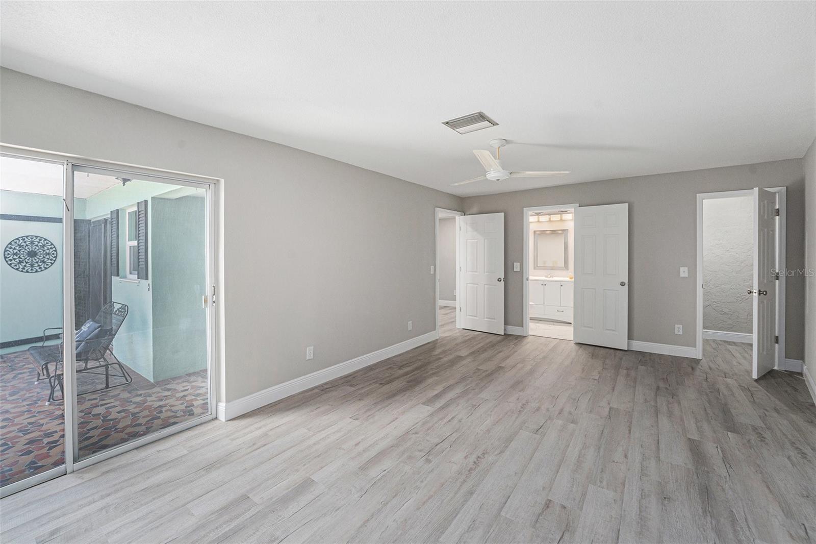 BOCA CIEGA POINT EAST - Residential