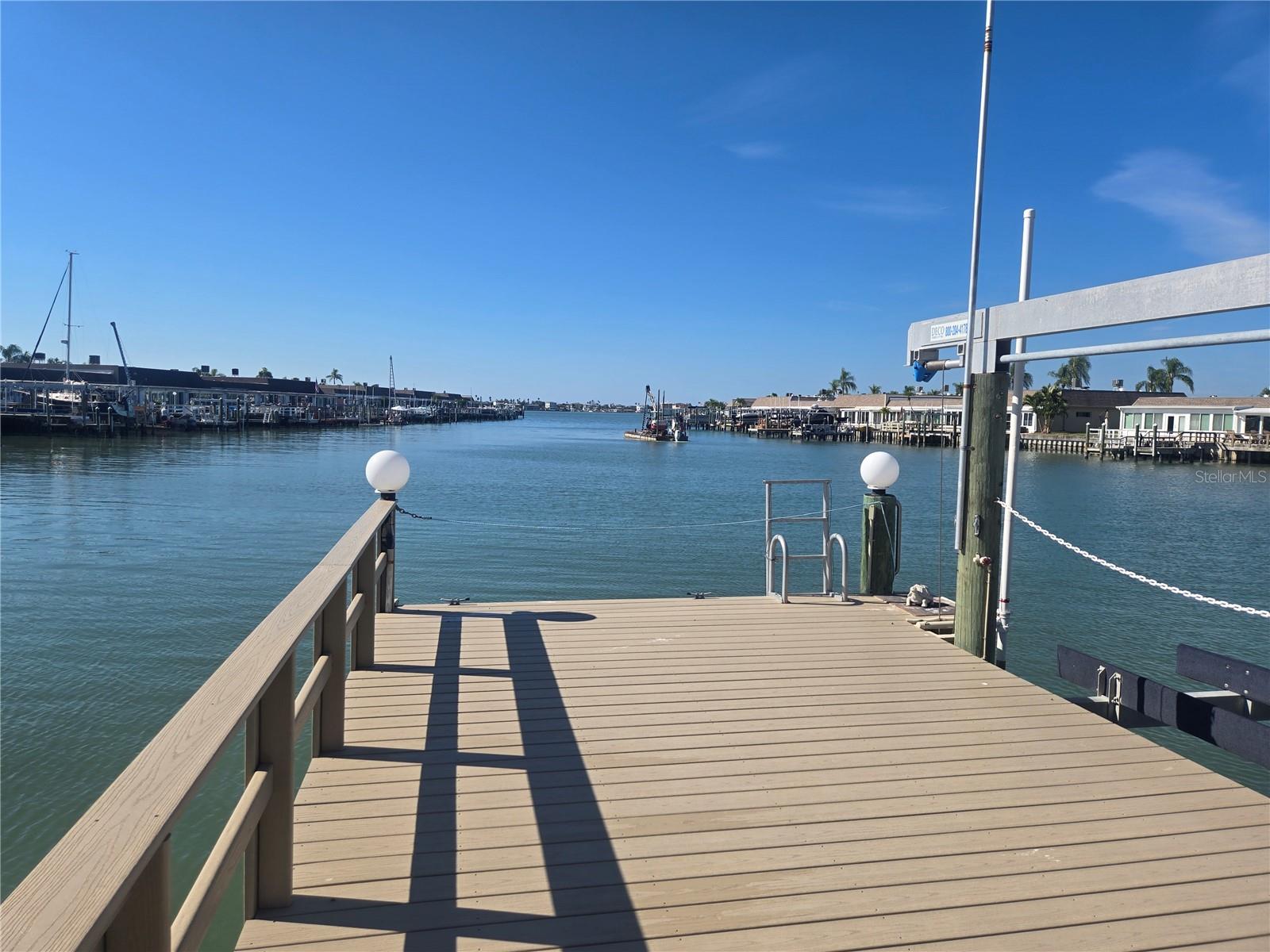 BOCA CIEGA POINT EAST - Residential