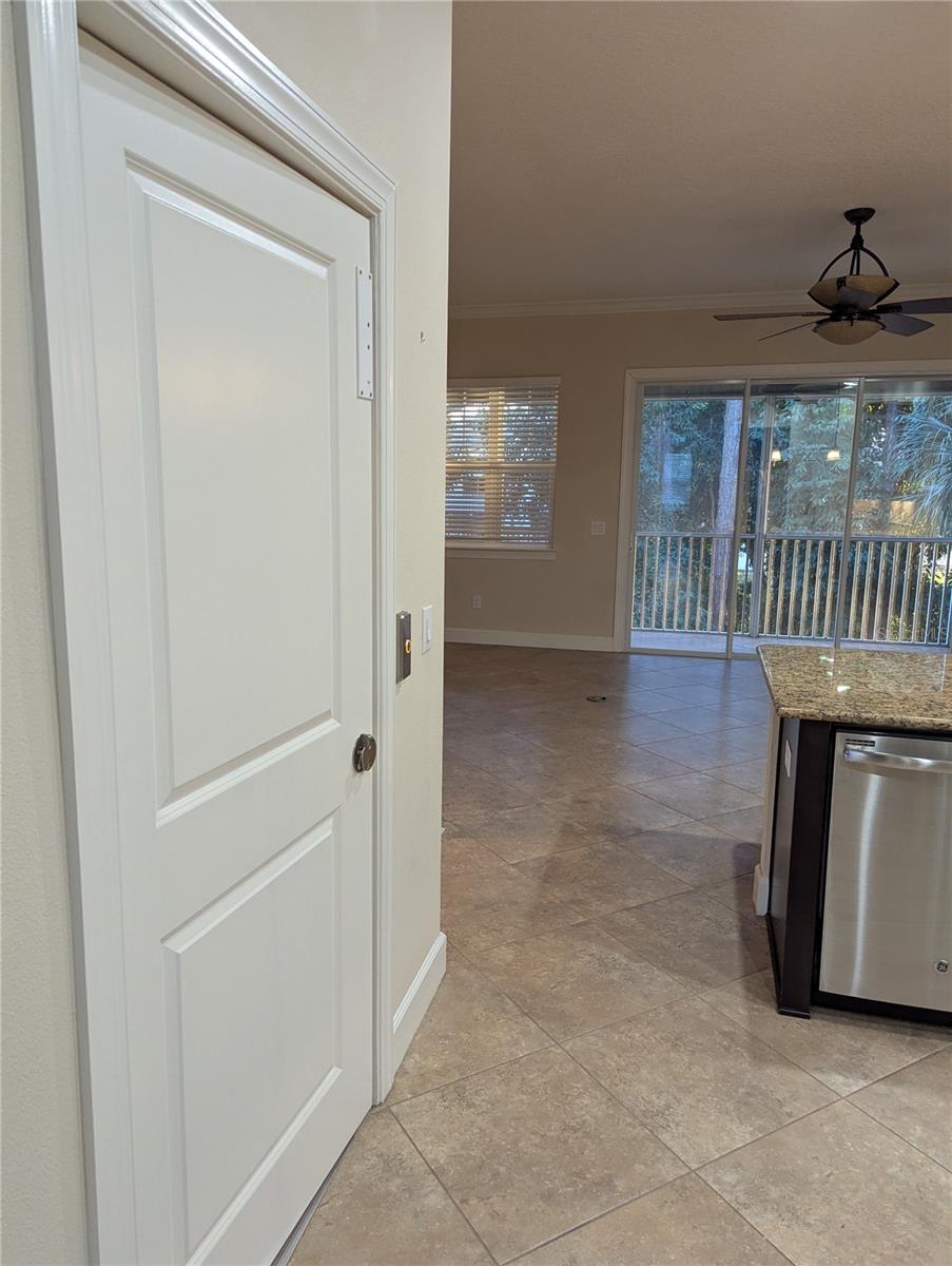 COVE AT LOGGERHEAD MARINA - Residential Lease