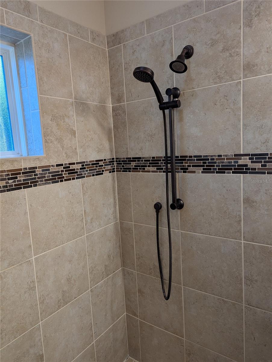 COVE AT LOGGERHEAD MARINA - Residential Lease