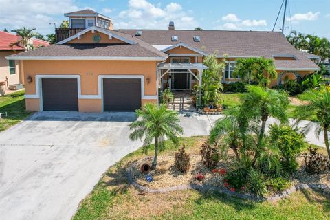 A home in PORT CHARLOTTE