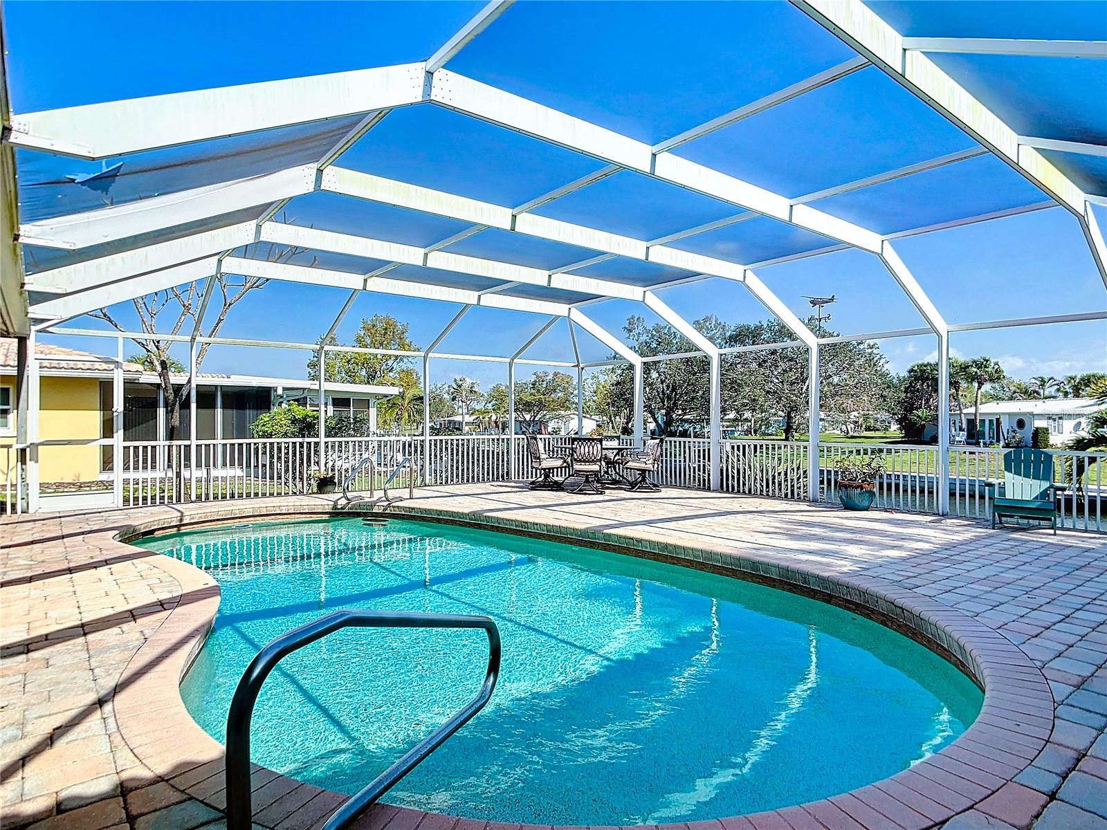 2 WINDSOR DRIVE