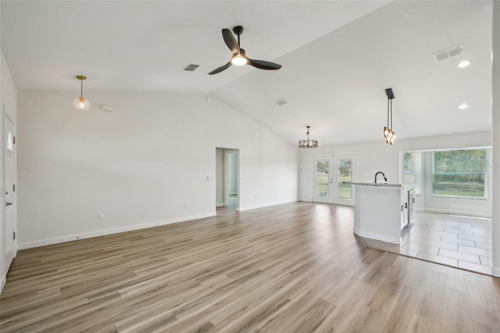 JUMPER CRREK MANOR - Residential