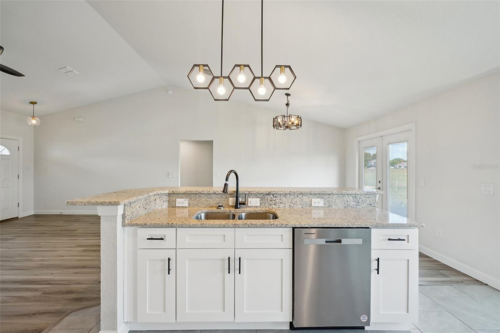 JUMPER CRREK MANOR - Residential