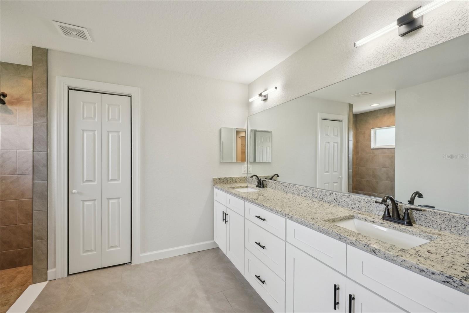 JUMPER CRREK MANOR - Residential