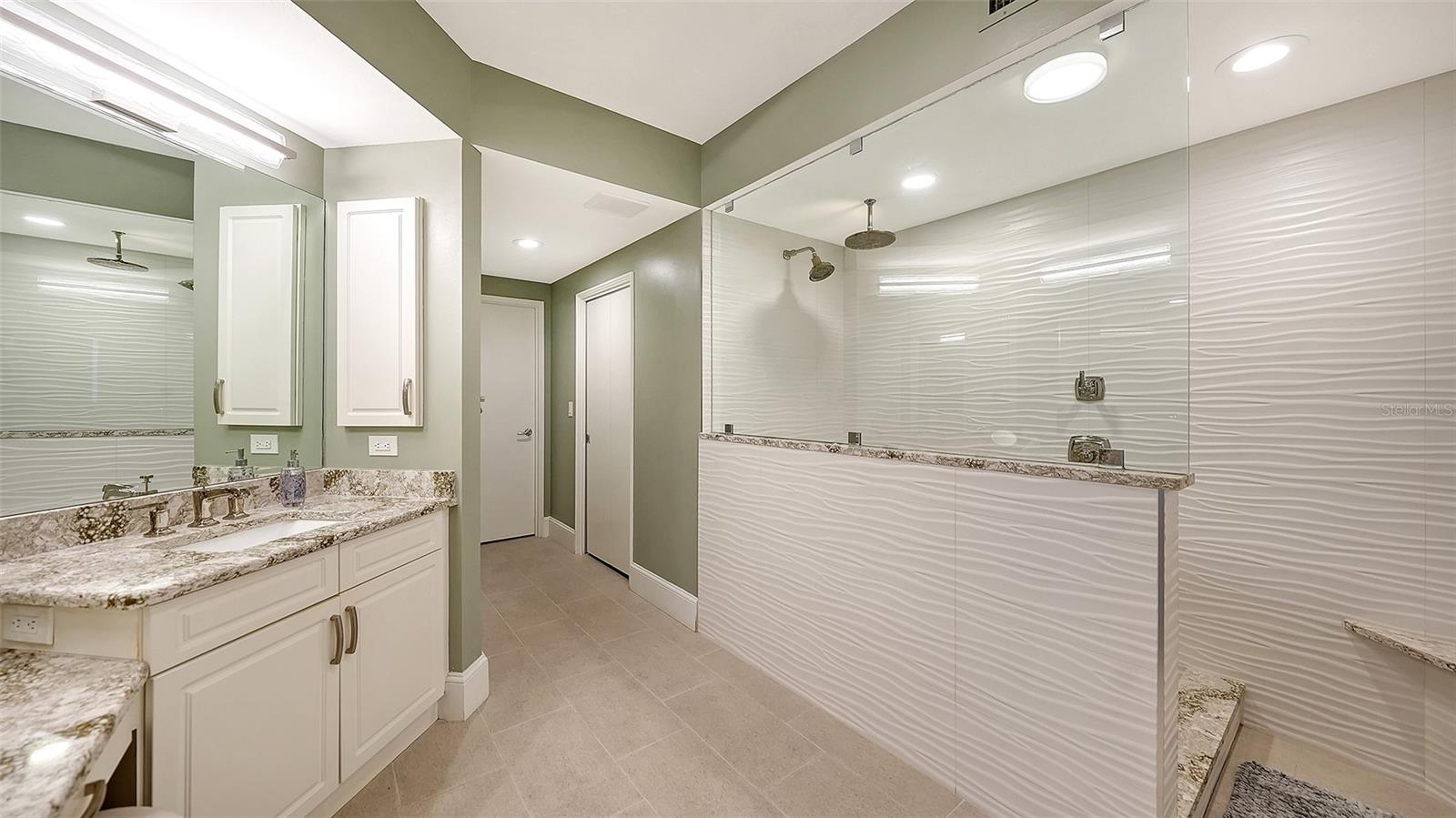 GRAND BAY 1 - Residential