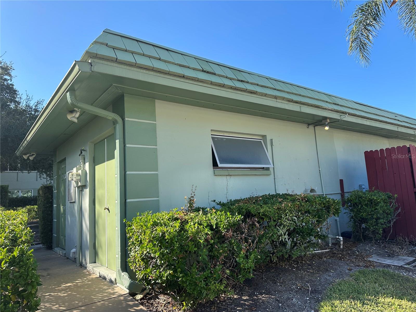 IMPERIAL COURT APT - Residential Lease