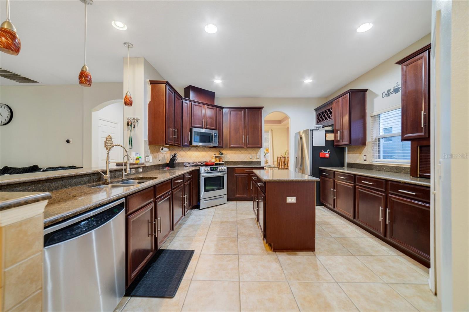 2556 ANTLIA DRIVE