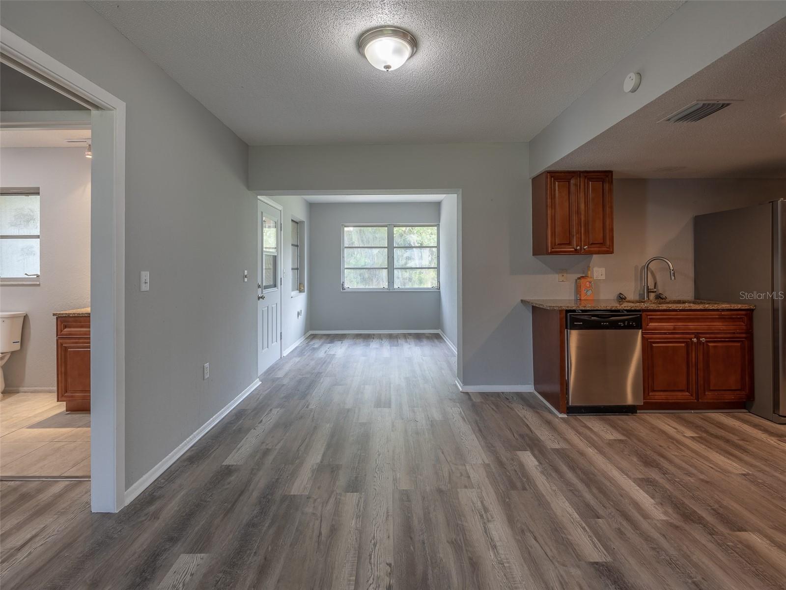 BAY VISTA BLVD - Residential