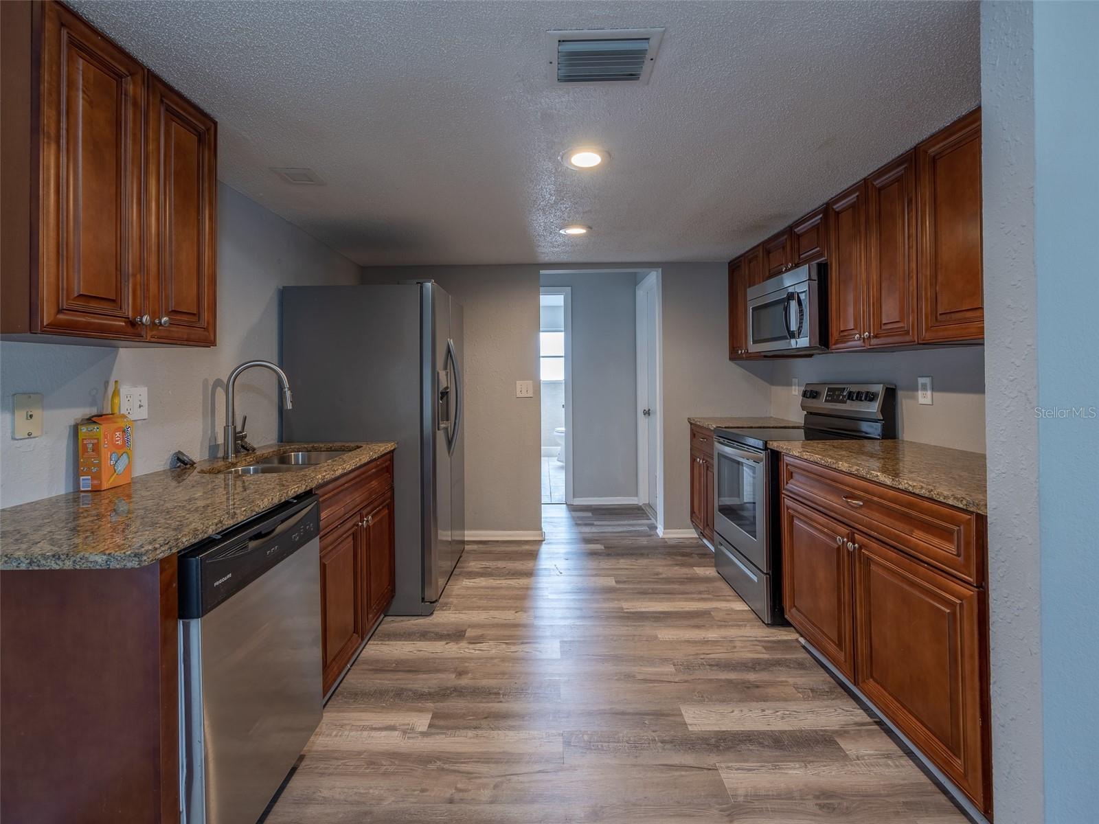 BAY VISTA BLVD - Residential