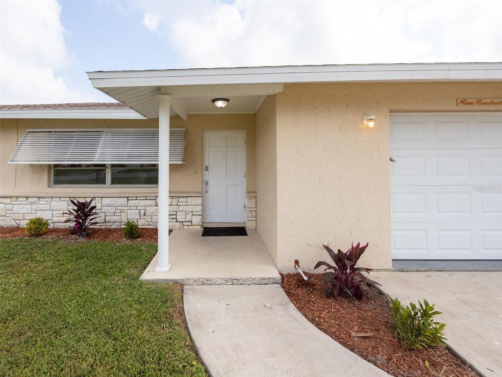 Photo of 916 Gillespie Street, Englewood, FL 34223 (MLS # TB8504860)