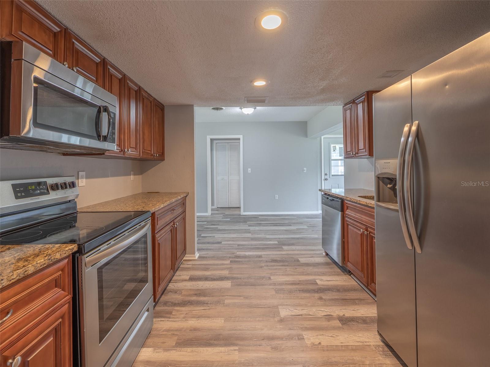BAY VISTA BLVD - Residential