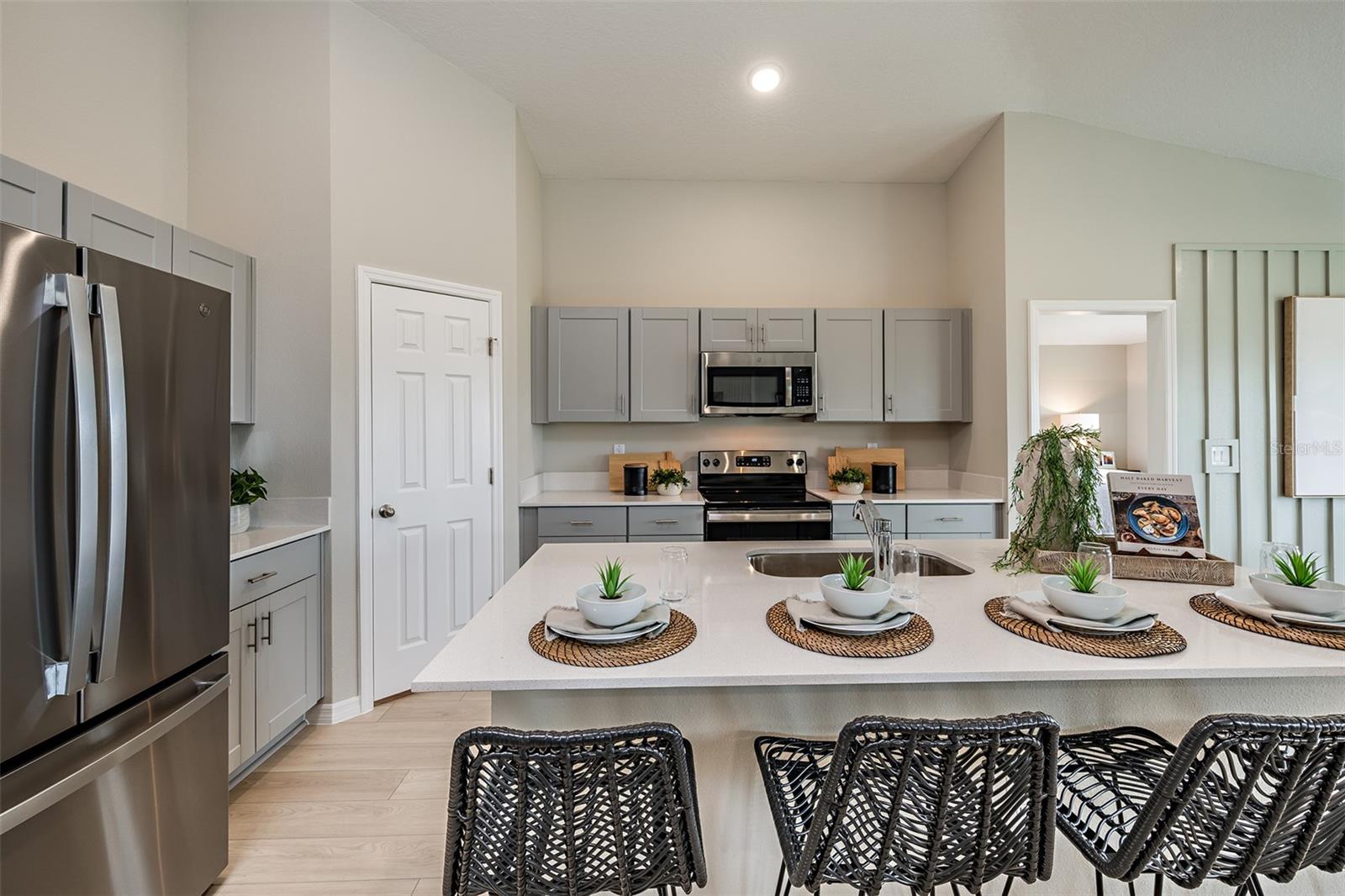 1017 FORESHORE LANE