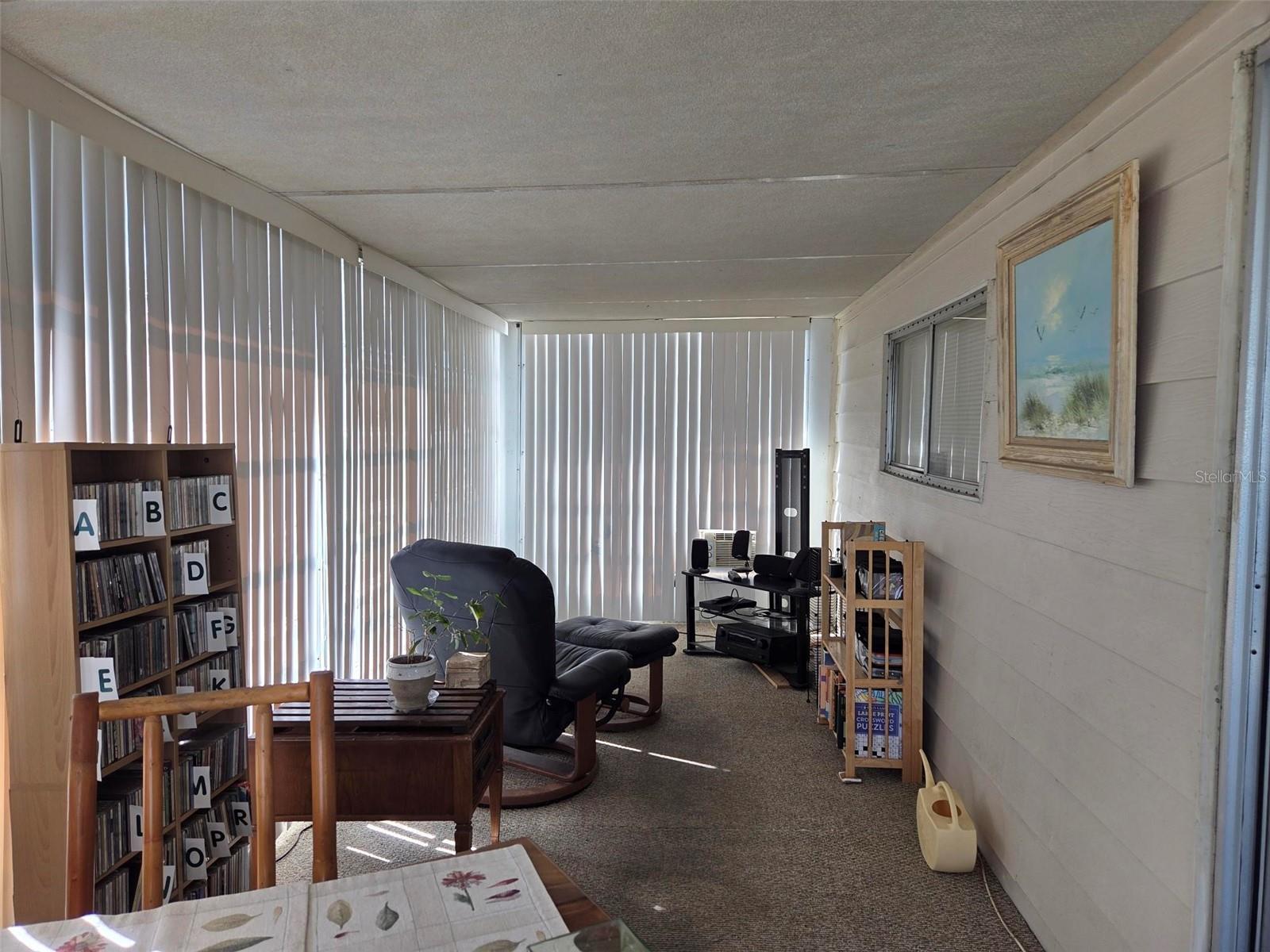 OAKWOOD MANOR - Residential