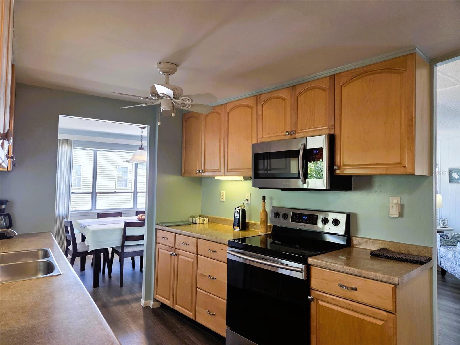 OAKWOOD MANOR - Residential