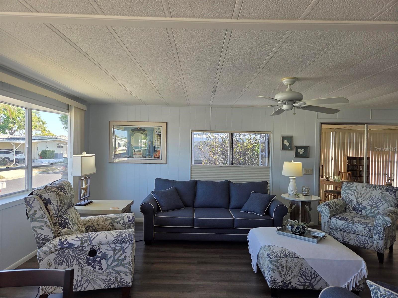 OAKWOOD MANOR - Residential