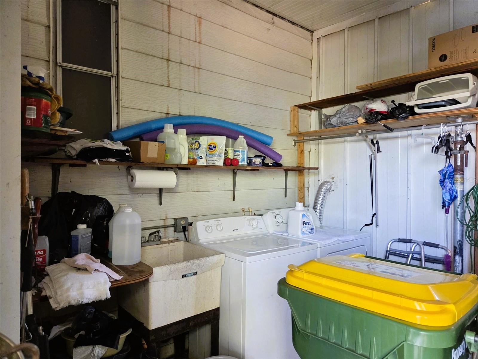 OAKWOOD MANOR - Residential