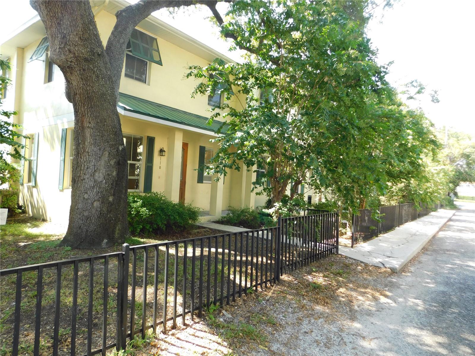 NEWPORT TWNHMS - Residential Lease